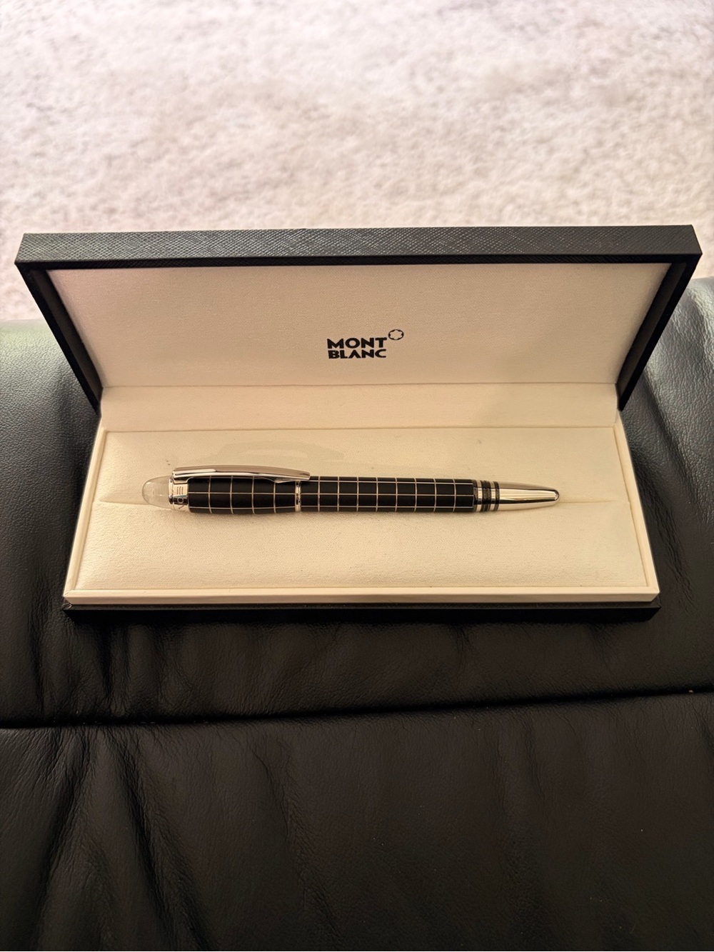 Montblanc Starwalker Black Grid Fountain Pen.